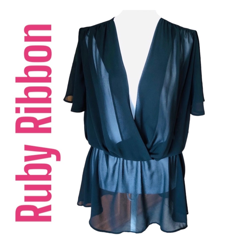 Sz XL Ruby Ribbon Top